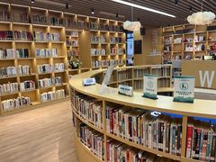 -漕河泾街道图书馆(漕河泾社区文化活动中心店)