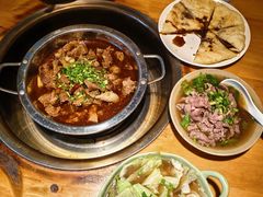 -大众跷脚牛肉馆·非遗传承单位(峨眉山店)