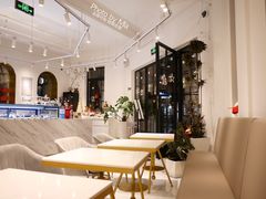 -Fridi Patisserie Cafe