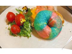 烟熏三文鱼彩虹贝果-吃饼人西餐(南开店)