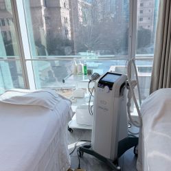 -AURAS璈然科技护肤中心
