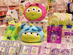 -名创优品(山东青岛华润万象城店)