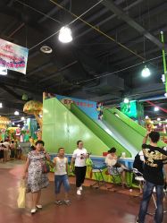 -维佳童话镇演出现场(徐东店)