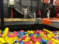 -嗨翻Hi-Fun竞技主题乐园·蹦床亲子生日轰趴(国光1937店)