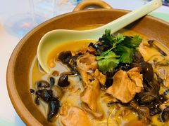 小鸡炖榛蘑-止观小馆·辽河口渔家菜(王府井店)