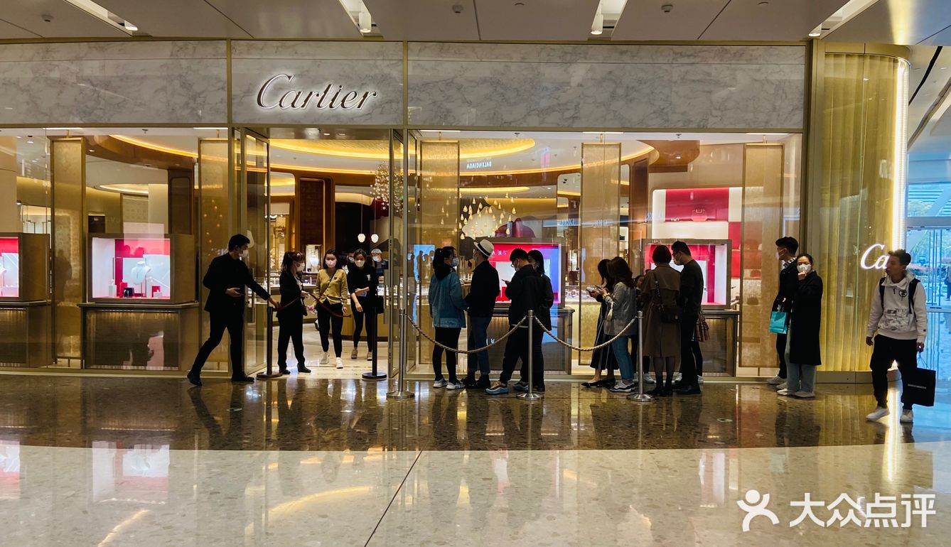 要说奢侈品排队的场景北京skp只服上海国金中心