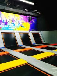 -蹦贝运动中心·蹦床·攀岩·闯关(龙岗店)