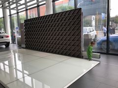 -上海宝信宝马4S店