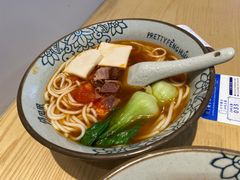 苗家清炖牛肉粉-俏凤凰(美林M·LIVE天地东座店)