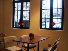 -Fridi Patisserie Cafe