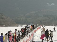-济南卧虎山滑雪场