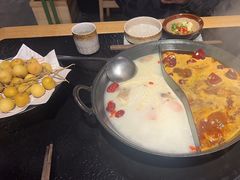 -鹿鸣山草本茶香火锅(园西路店)
