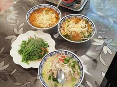 -巍山𤆵肉饵丝
