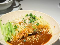 鸡丝凉面-麻六记(新天地店)
