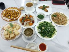 -正宗普宁豆干坊·洪记砂锅粥(红领巾路店)