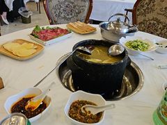 -鲁朗纳麦石锅鸡庄园