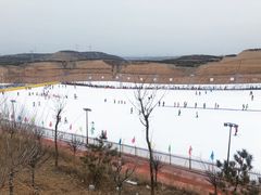 -采薇庄园四季滑雪场