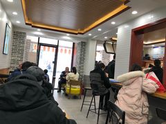 等位区-冰神糖水铺(国贸中心店)