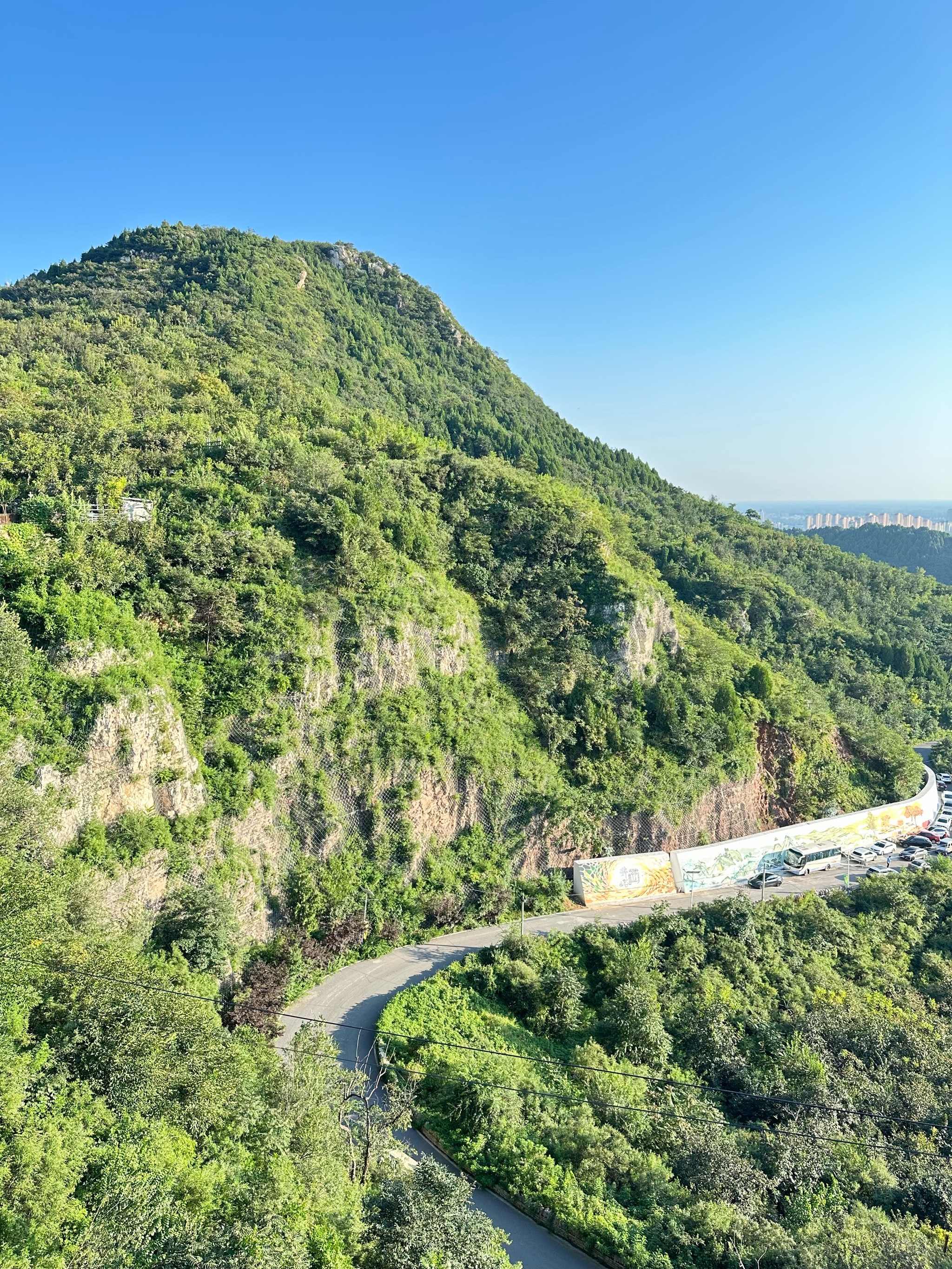 蓟县西井峪村,又称"石头村",是一个极具