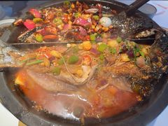 -鸣记脆皮烤鱼·海鲜烤鱼(三八广场店)