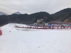 -大别山南武当滑雪场