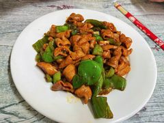 尖椒肥肠-王鹏家常菜馆