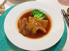 蚝皇扣鱼胶伴玉掌-三号黄浦会Canton Table