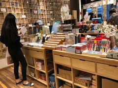 -猫的天空之城概念书店(杭州南宋御街店)