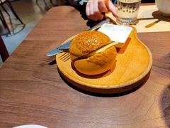 法国总统菠萝油-来龙里 精致 东南亚餐室(万象城店)