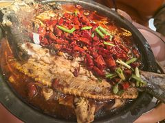 -鸣记脆皮烤鱼·海鲜烤鱼(三八广场店)