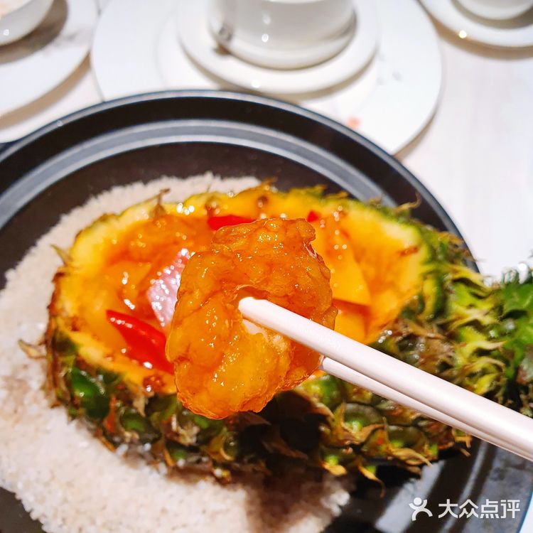 深圳美食｜超震撼的3D光影粤菜餐厅来了！既酷炫又高级
