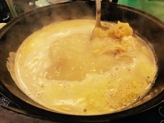 -鲜入围煮花胶鸡海鲜火锅