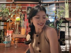 -Cuc Gach Quan Restaurant