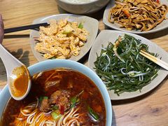 -亮亮面馆(经六路店)