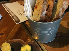 餐前包-AZUL by FUEL蓝色·法式酒馆(琶醍店)