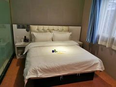 -德全心悦酒店(北京金台路地铁站店)