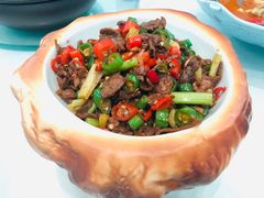 小炒黄牛肉-荷庭·精致湘菜(华强北九方店)
