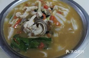 Old Friend Pig's Tripe and Intestine Rice Noodle Roll