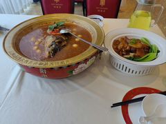 红焖南湾大鱼头-解家河南菜(商鼎路店)