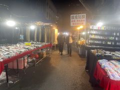 -吴山路夜市