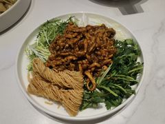 京酱肉丝-小桃红·东北菜·春饼烤鸭(南阳湖街店)