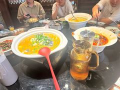 -川流不息·地道川菜·小龙虾(新松江路店)