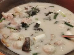 -陈大锅·岳阳鱼馆·地道岳阳菜(美食街店)