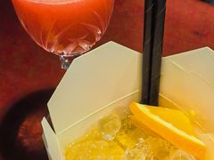 -毛毛虫酒吧