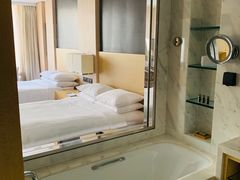 -上海漕河泾万丽酒店