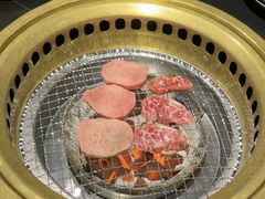-山川小町·极番烧肉(新地假日广场店)