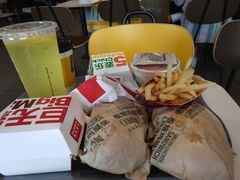 -麦当劳(杨林得来速店)