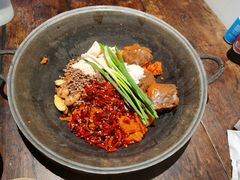 红锅-四小区火锅·巷子里的重庆火锅(花照壁店)