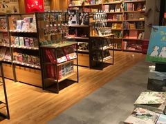 -百新书局(尚悦湾店)
