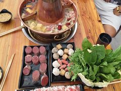 -果松木炭酸菜铜火锅·外婆参鸡汤